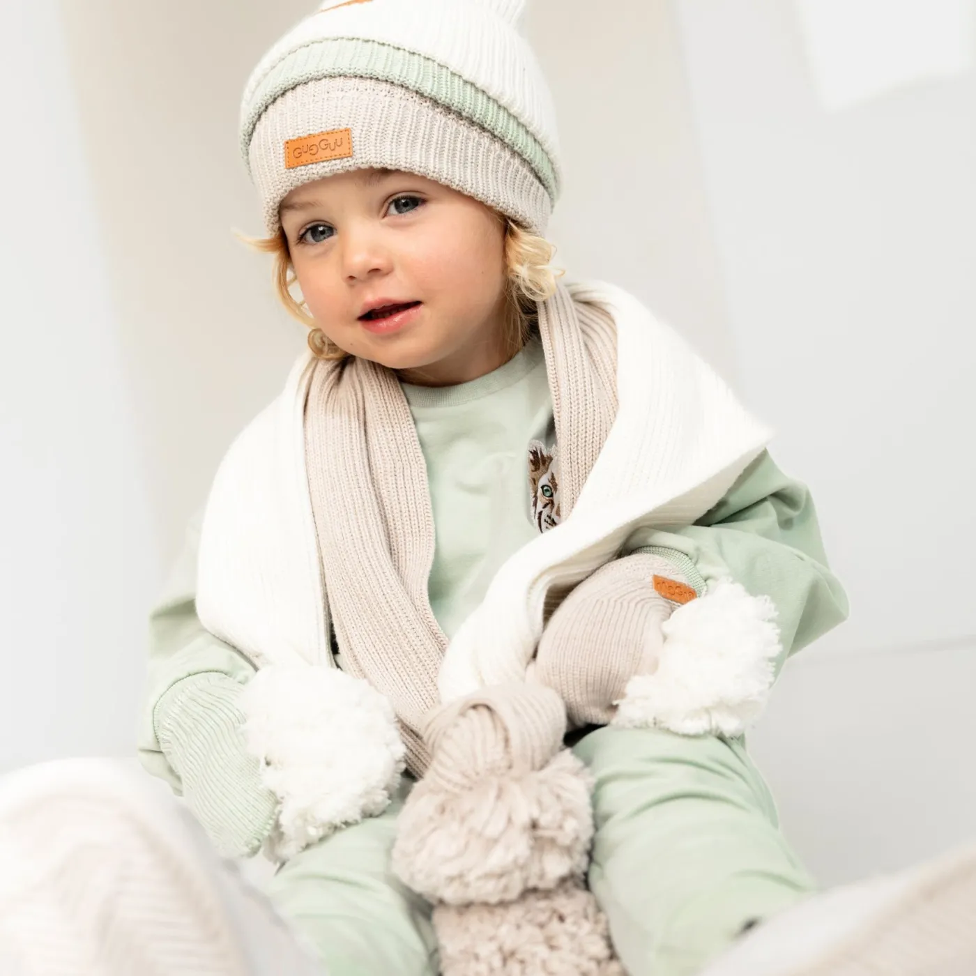 Gugguu Cotton Tuft Scarf