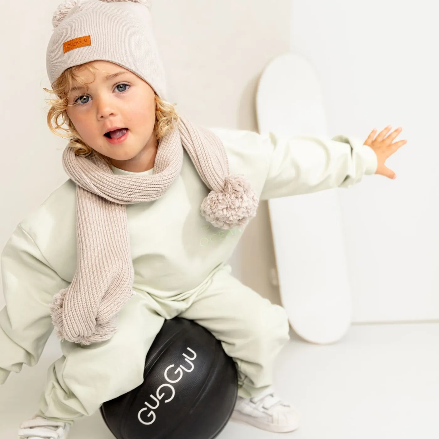 Gugguu Cotton Tuft Scarf